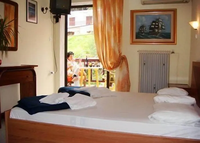 Petunia Hotel Néos Marmarás