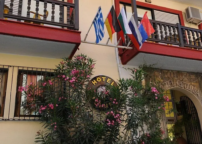 Petunia 2* Néos Marmarás