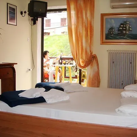 Petunia Hotel 2*