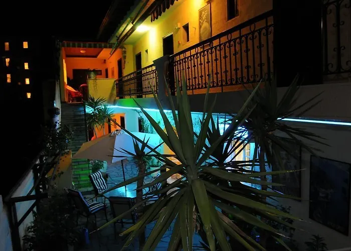 Petunia Hotel 2*
