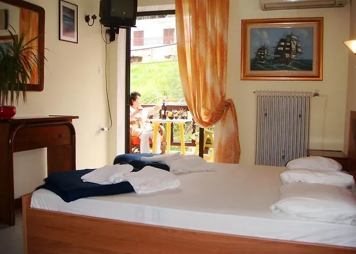Petunia Hotel 2*