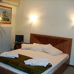Petunia Hotel 2*