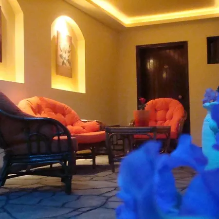 Petunia Hotel 2*