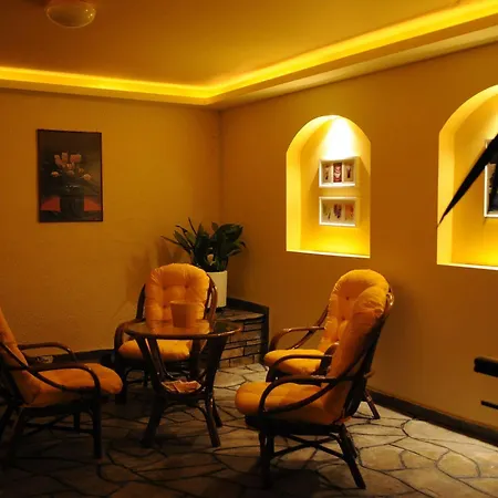 Petunia Hotel 2*